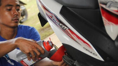 Oli mesin motor Beat